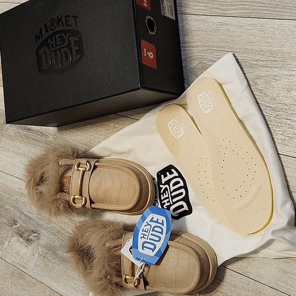 Hey Dude Shoes - SALE💥NWT🧡Hey Dude Wally Slip Loafer Market 2